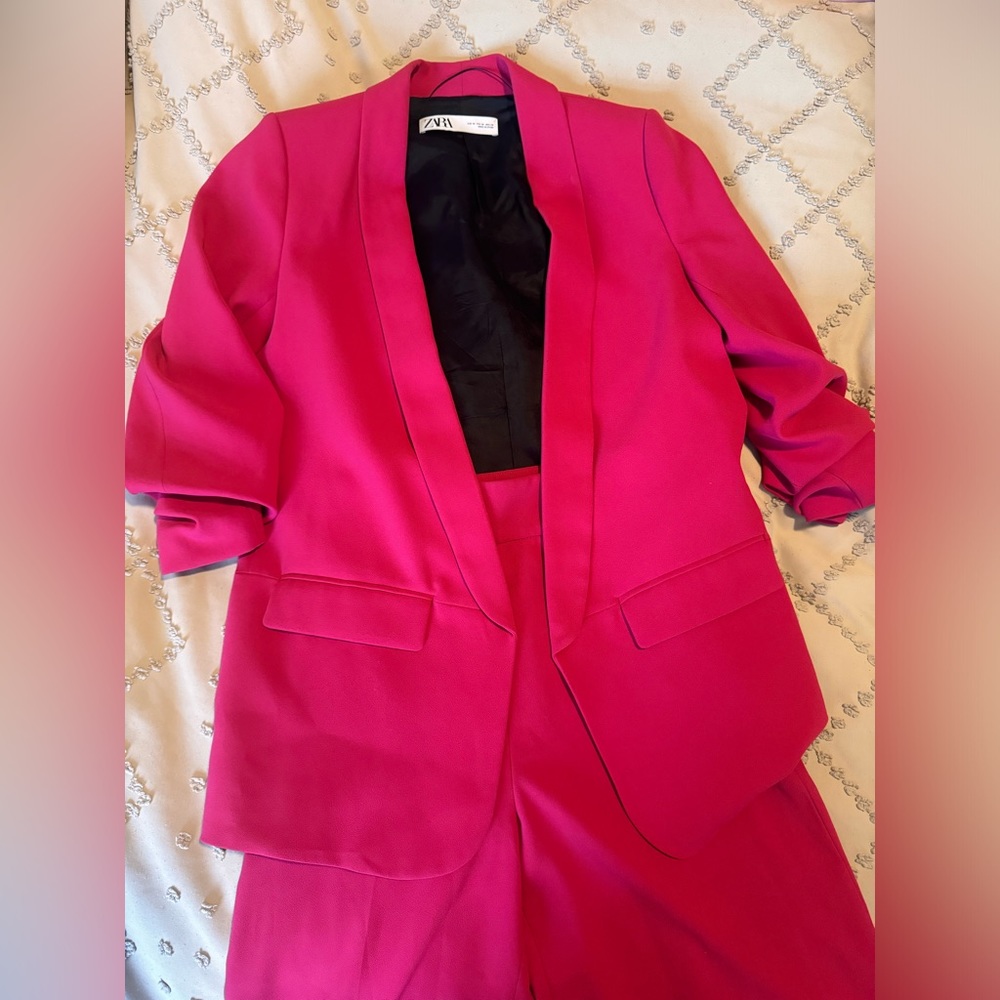 Zara women’s suit jacket M, pants S in great condition